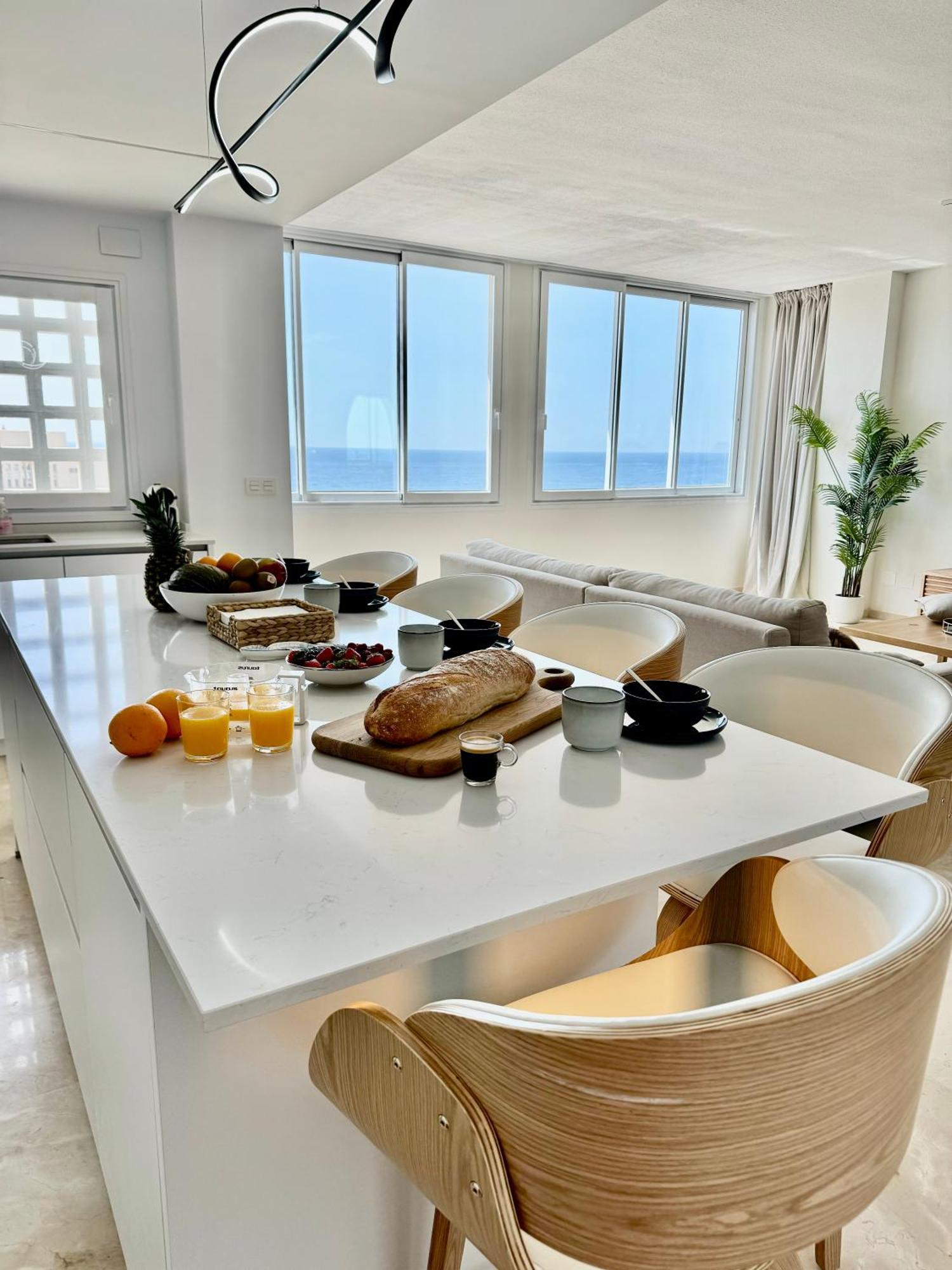 Stunning Marina Seaview Penthouse - Puerto Deportivo Appartement Estepona
